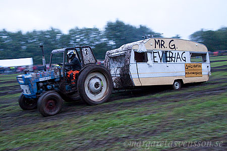 Racing med Ford 3000 och husvagn